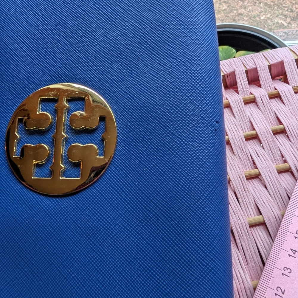 Tory Burch Blue Wallet - Picture 4 of 8